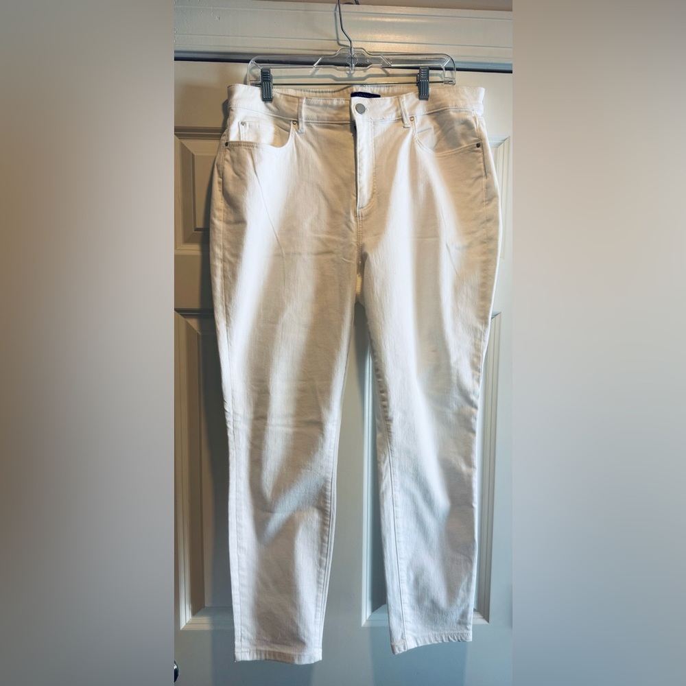LOFT Women’s Curvy The Skinny Fit White Jeans